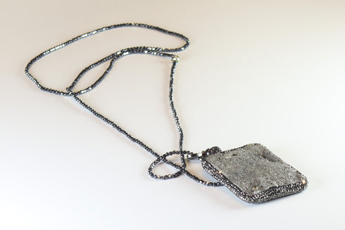 Işıltılı Kare Doğal Taş Kolye