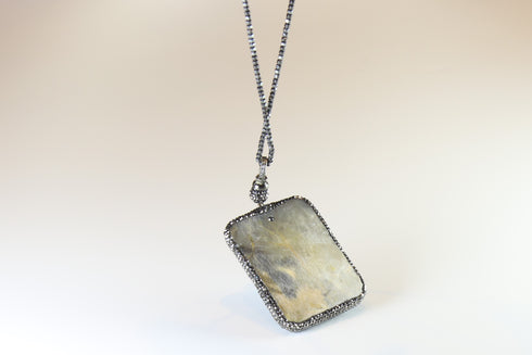 Işıltılı Kare Doğal Taş Kolye