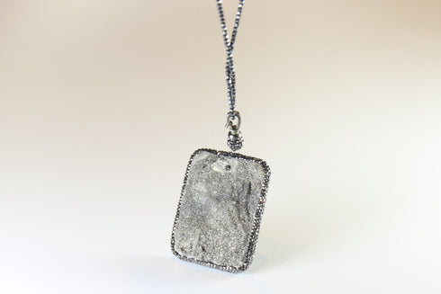 Işıltılı Kare Doğal Taş Kolye