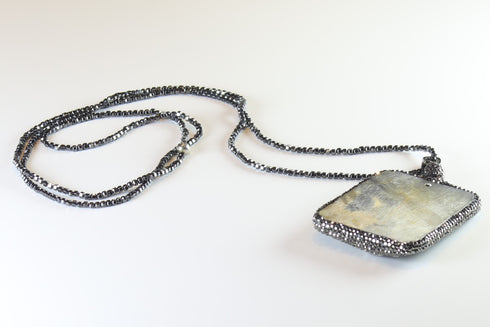 Işıltılı Kare Doğal Taş Kolye