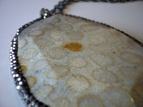 Gümüş Zincirli Oval Doğal Taş Kolye